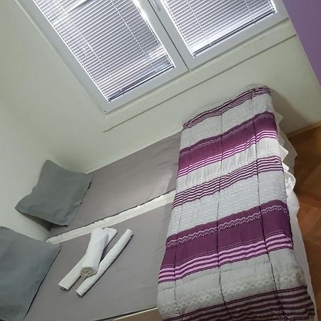 אוהריד Hostel Bela מראה חיצוני תמונה