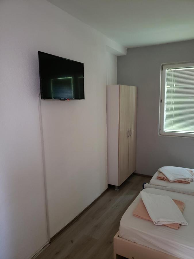 אוהריד Hostel Bela מראה חיצוני תמונה