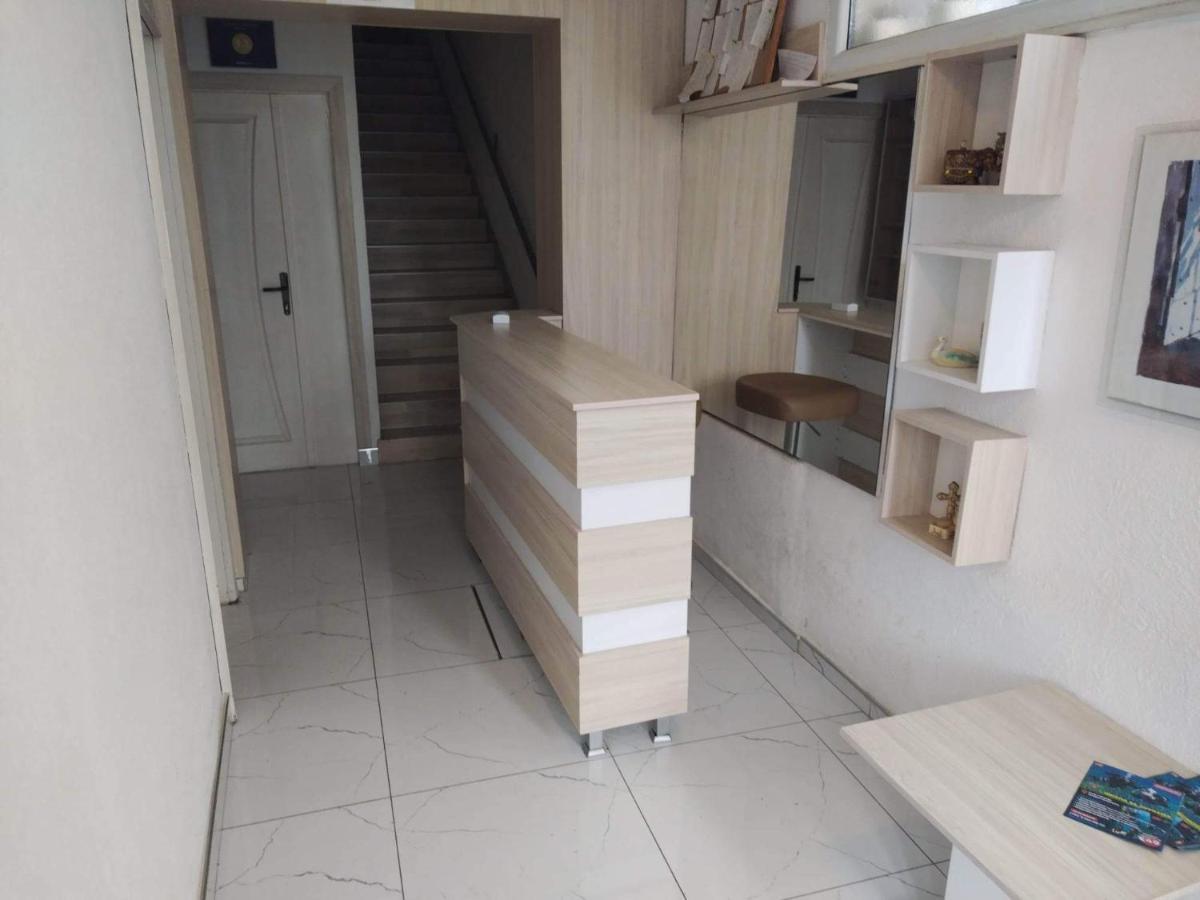 אוהריד Hostel Bela מראה חיצוני תמונה